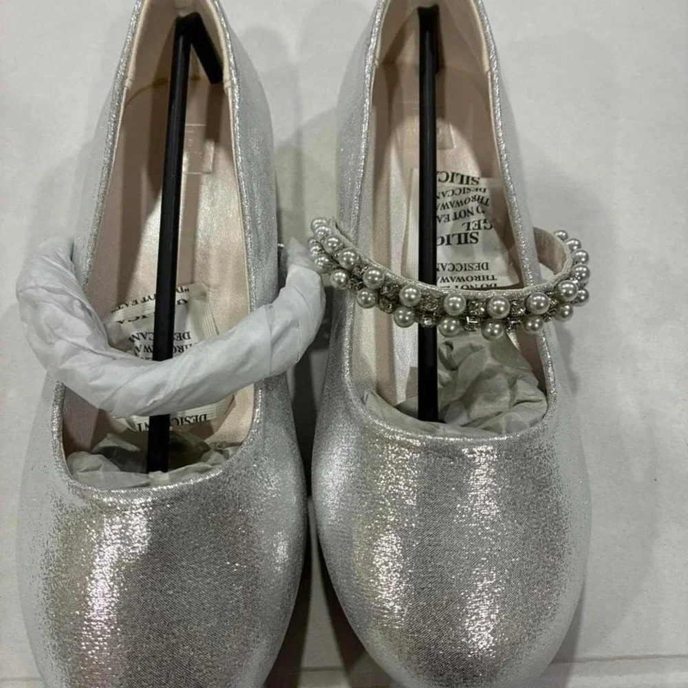 David's Bridal silver dress shoes size girl 2Y.